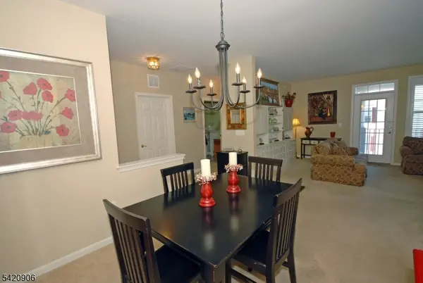 5 Slate Ct, Woodland Park, NJ 07424