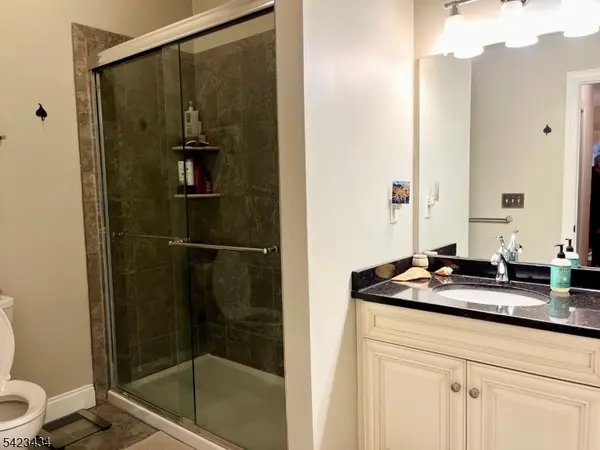 116 Washington Ave #3D, Hawthorne Boro, NJ 07506