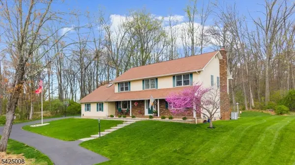 6 Camila Dr, Franklin Twp., NJ 08867