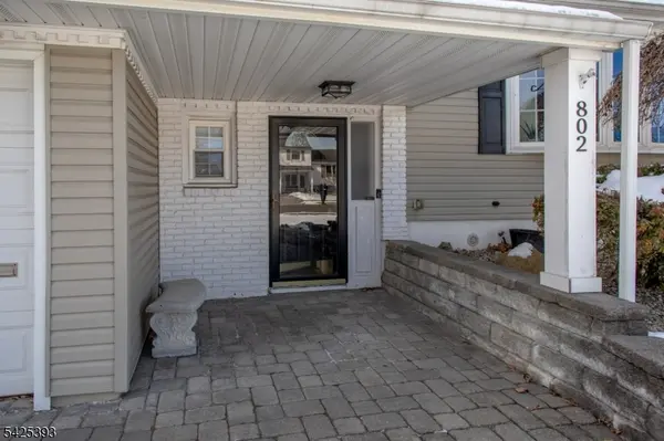 802 Riverbend Dr, Clark Twp., NJ 07066