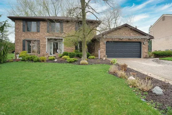 1095 Hathaway Rising ST, Rochester Hills, MI 48306