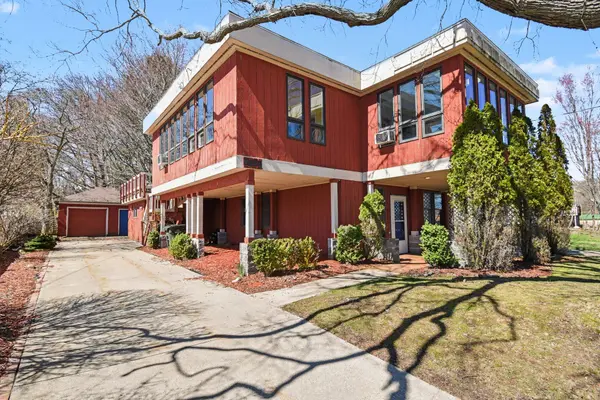 3135 Lakeshore DR, Muskegon City, MI 49441