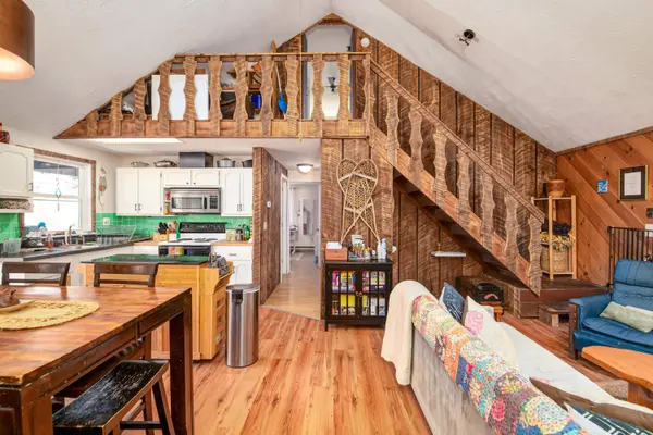 5365 Riverdale LN, Almira Twp, MI 49650