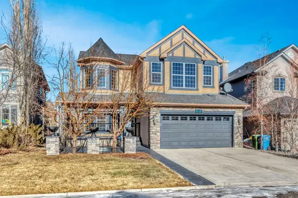 63 Discovery Ridge CIR SW, Calgary, AB T3H 5T8
