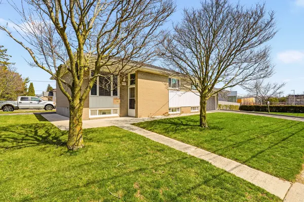 491 Warminster DR, Oakville, ON L6L 4N4