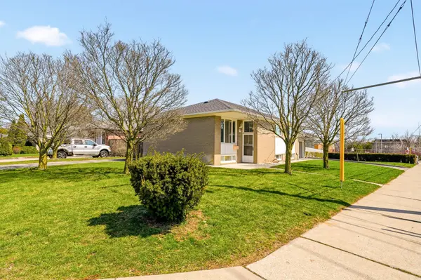 491 Warminster DR, Oakville, ON L6L 4N4