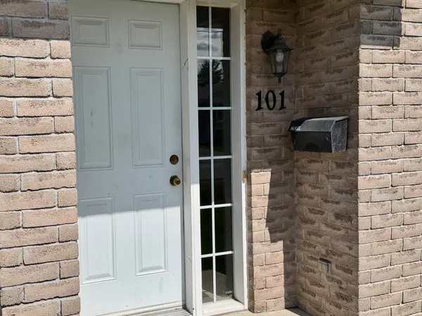 101 Mckenzie ST W, Cornwall, ON K6K 1W2