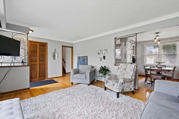 16 Croydon DR, St. Catharines, ON L2M 1J2