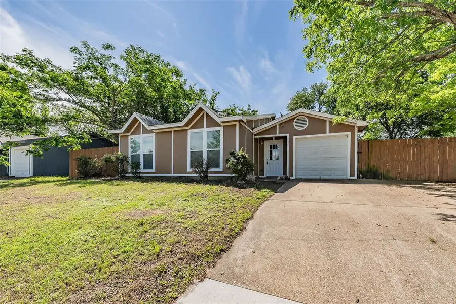 3812 Indian Wells Drive, Arlington, TX 76017