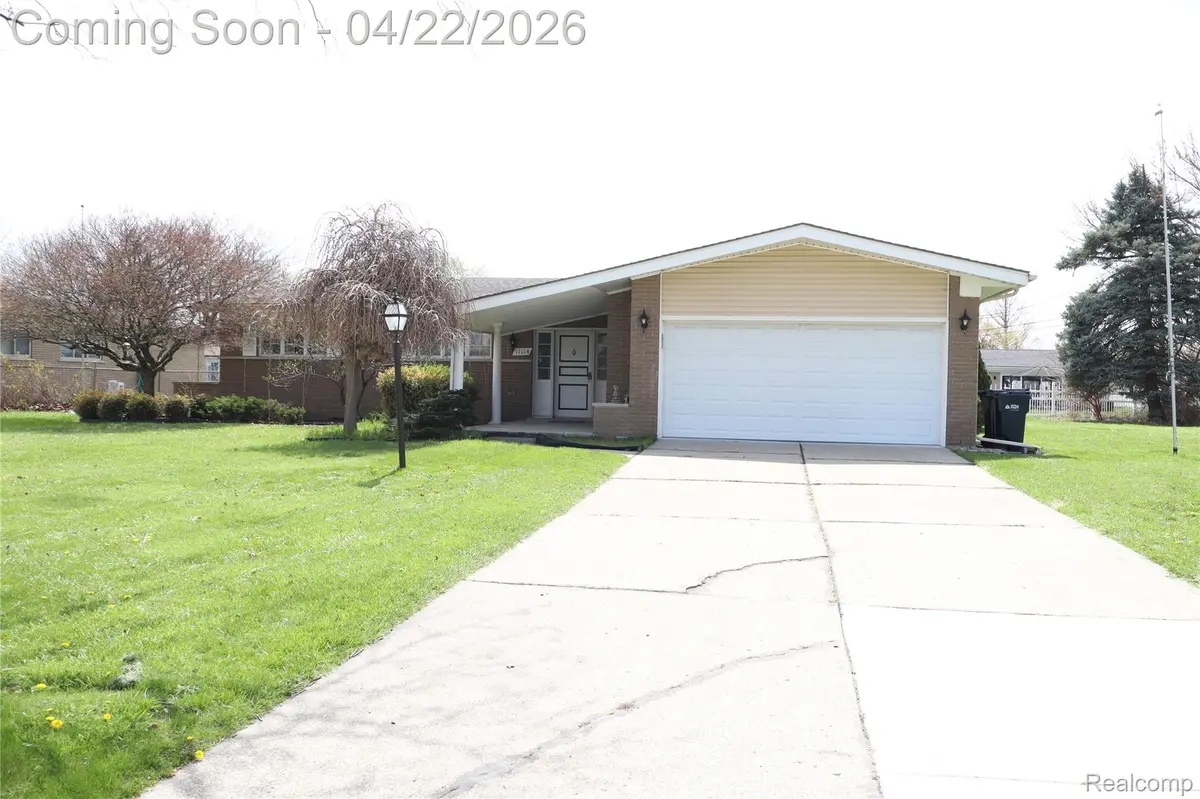 11114 Greendale DR, Sterling Heights, MI 48312