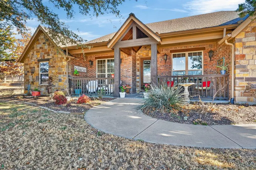 3719 Lonesome Creek Road, Granbury, TX 76049