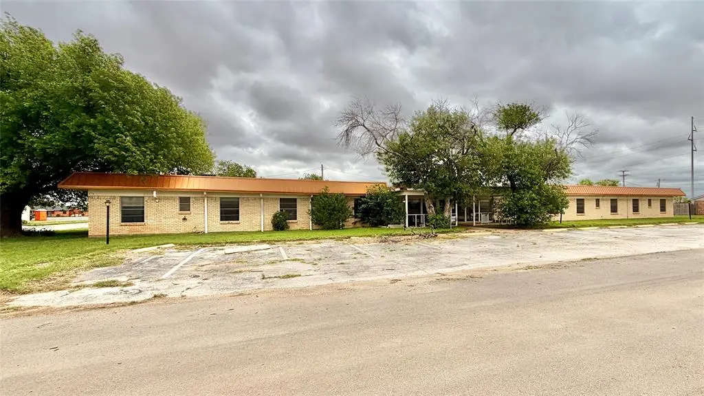 125 Avenue J, Anson, TX 79501