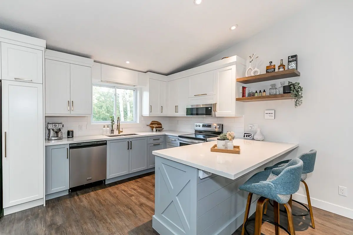 14 Dawson DR #415, Collingwood, ON L9Y 5B4