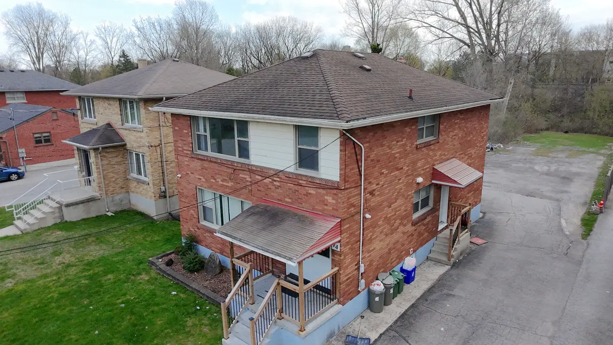 74 Essex ST, London North, ON N6G 1B2