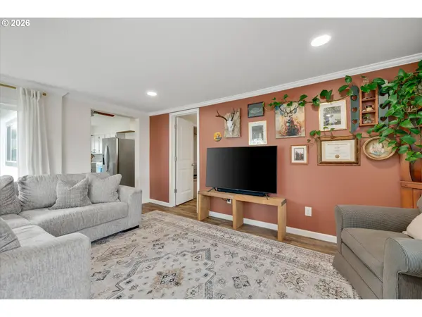 412 DIMICK ST, Oregon City, OR 97045