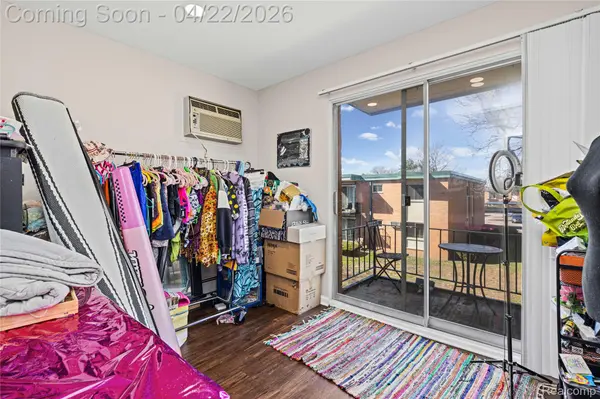 1840 Axtell DR #8, Troy, MI 48084