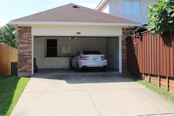 8905 Lakepointe Avenue, Rowlett, TX 75088