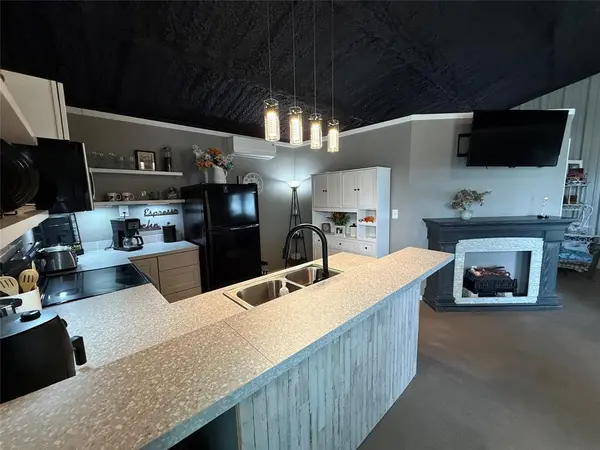 154 Yosemite Drive, Whitney, TX 76692