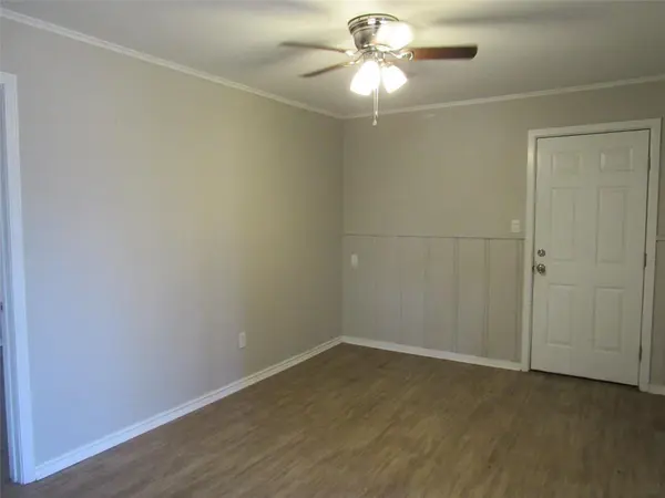 3807 Beverly Drive, Beverly Hills, TX 76711