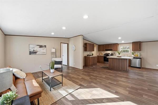 279 Carlisle Court, Springtown, TX 76082