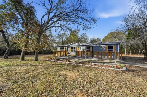 279 Carlisle Court, Springtown, TX 76082
