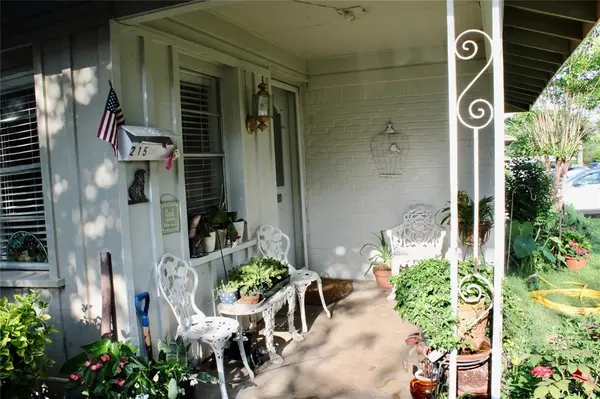 215 E 15th Street, Irving, TX 75060