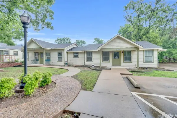 214 W Belt Line Road #B, Cedar Hill, TX 75104