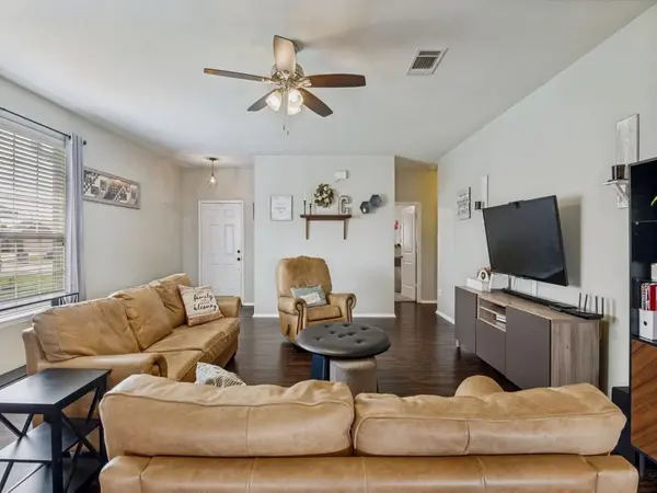 210 Silver Spur Drive, Waxahachie, TX 75165