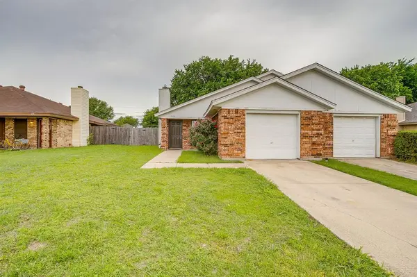 926 Irene Street, Burleson, TX 76028