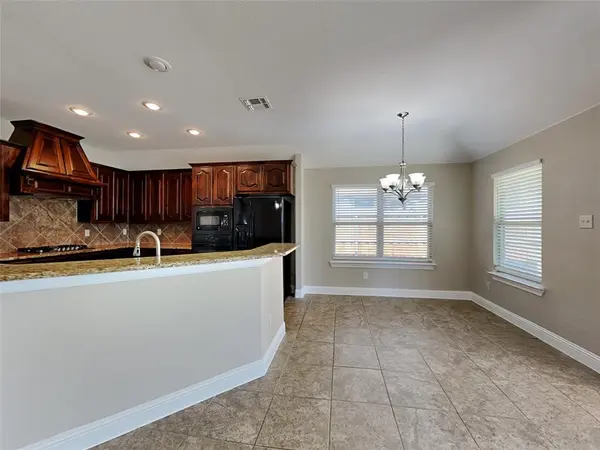 496 Oak Hills Lane, Fate, TX 75189