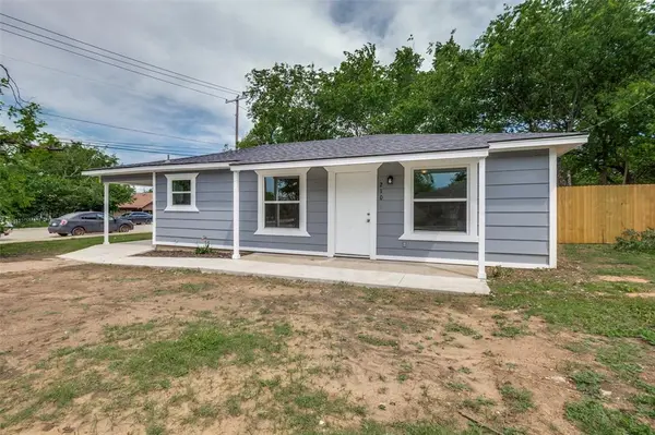 210 W Shelton Street, Alvarado, TX 76009