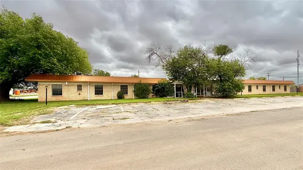 125 Avenue J, Anson, TX 79501