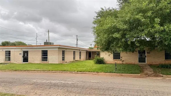 125 Avenue J, Anson, TX 79501
