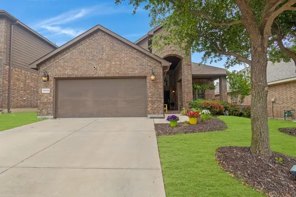 15724 Barton Ridge Drive, Fort Worth, TX 76177