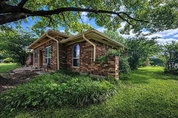 4905 Willowhaven Circle, Garland, TX 75043