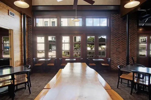 103 S Baylor Street, Brenham, TX 77833