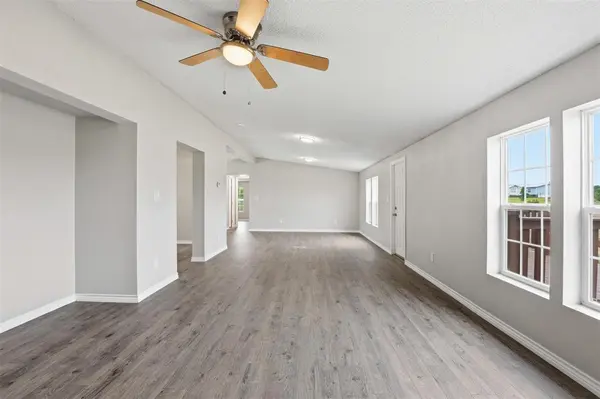 8621 Meadow Way Lane, Alvarado, TX 76009