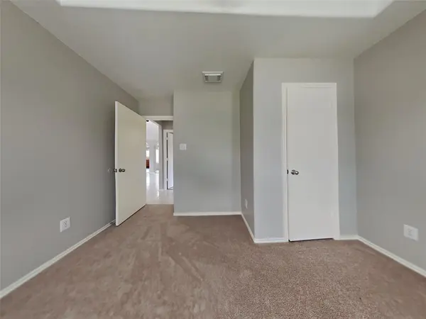 5513 Marina Drive, Denton, TX 76208