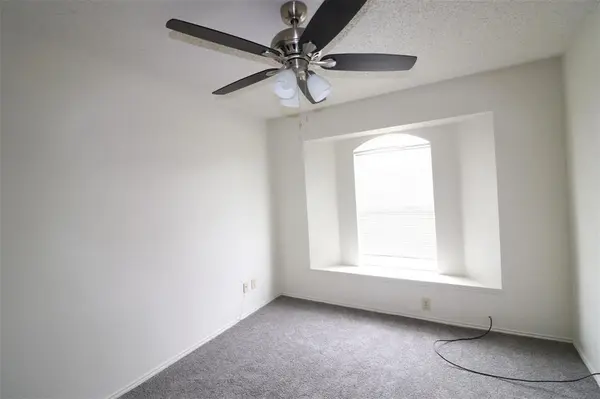 1101 Valley Branch Drive, Arlington, TX 76001