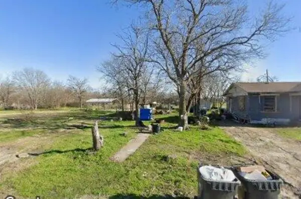 1609 E 10th Avenue, Corsicana, TX 75110