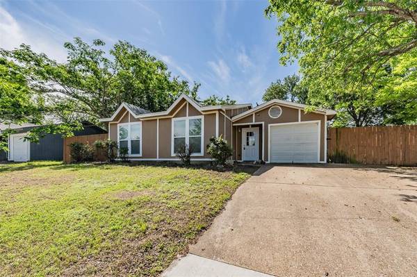 3812 Indian Wells Drive, Arlington, TX 76017