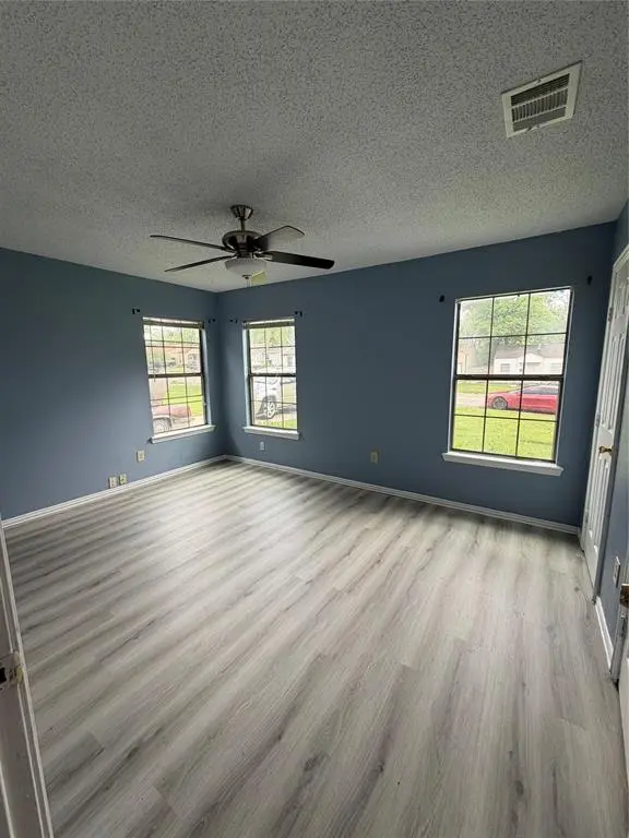 1227 W Avenue Avenue E, Garland, TX 75040