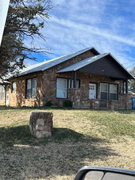 1310 Bell Street, Sweetwater, TX 79556