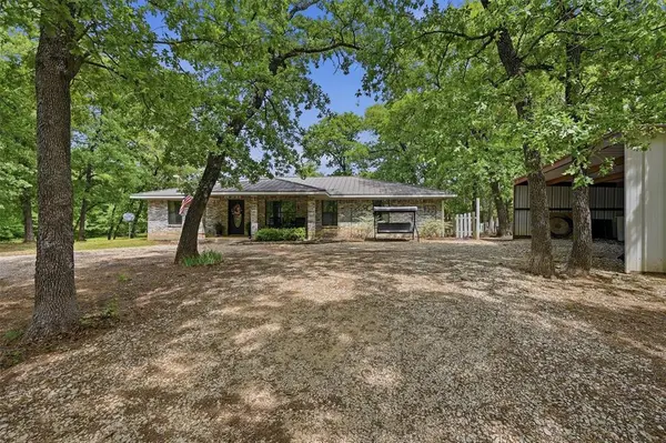 4476 County Road 107, Gainesville, TX 76240