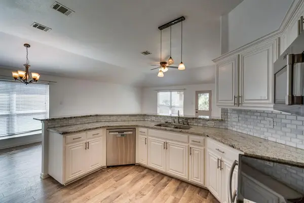 102 Canyon Court, Waxahachie, TX 75167