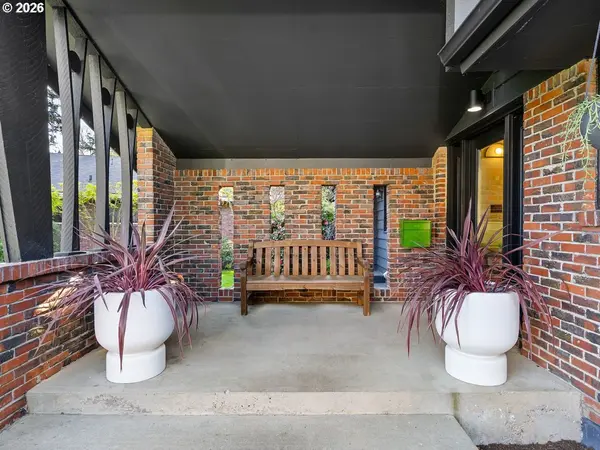 2802 SE MORELAND LN, Portland, OR 97202