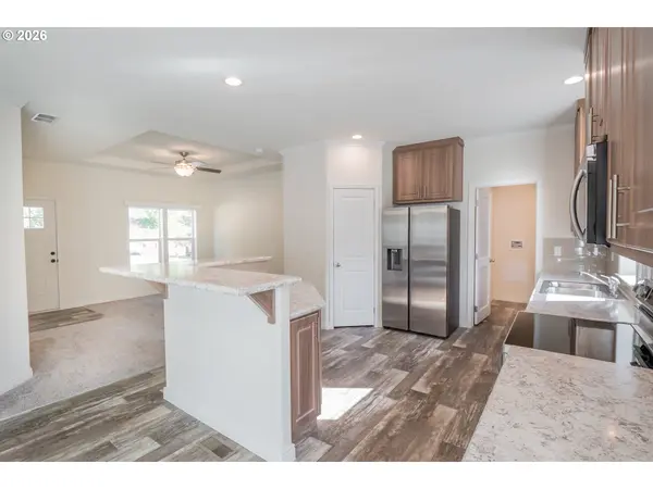 42276 WINBERRY CREEK RD, Fall Creek, OR 97438