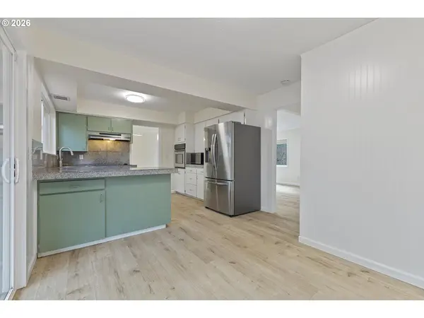 18665 NW Tolovana ST, Portland, OR 97229