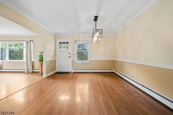 26 Wostbrock Ln, Midland Park Boro, NJ 07432