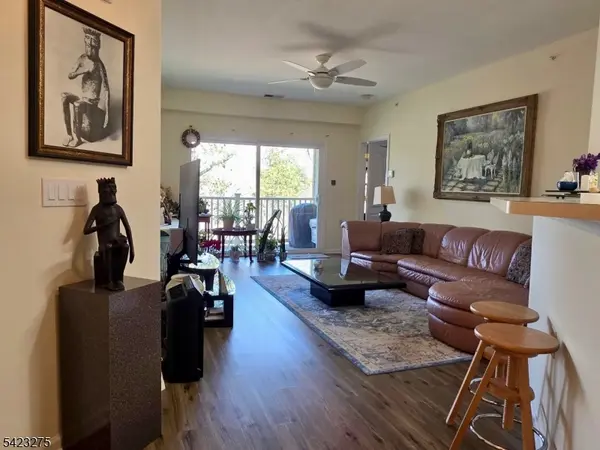 2303 Neville Ct #2303, Franklin Twp., NJ 08873